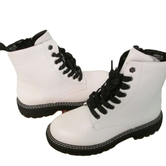 NIB Cushionaire DUNES Cannon Lace Up Vegan Leather Ankle Boots White Size: 8.5 - Picture 3 of 11